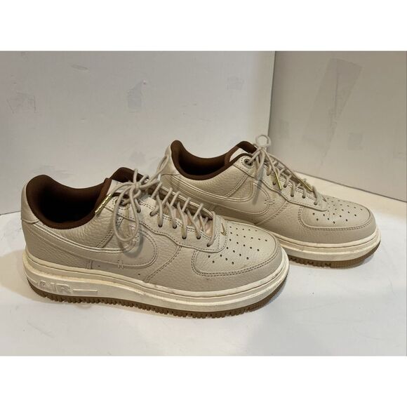 Nike Men's Air Force 1 Luxe 'Pecan' DB4109-200 Size‎ 8 Great Shape